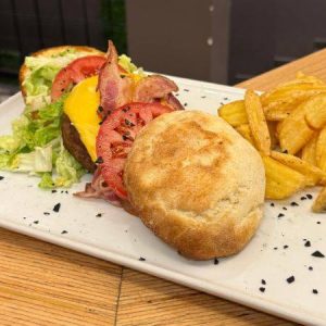 Angus Burger scomposto e patate fritte crispers